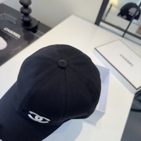 Новая бейсболка от Chanel — эксклюзивн