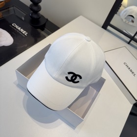 Новая бейсболка от Chanel — эксклюзивн