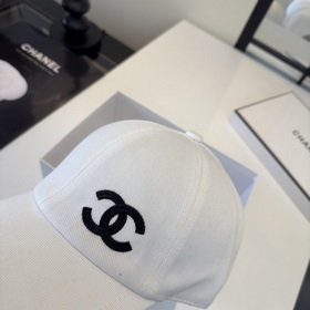 Новая бейсболка от Chanel — эксклюзивн