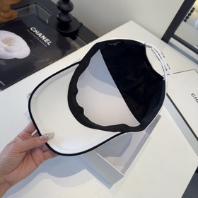 Новая бейсболка от Chanel — эксклюзивн
