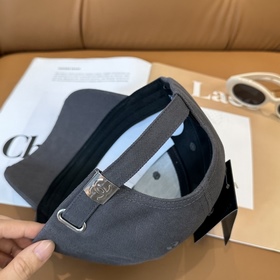[CHANEL] Новая бейсболка с лаконичной 