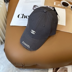 [CHANEL] Новая бейсболка с лаконичной 
