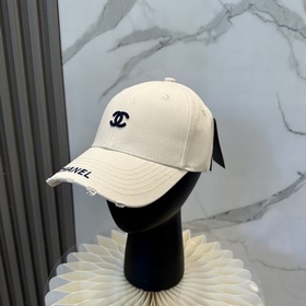 [CHANEL] Новая бейсболка с лаконичной 