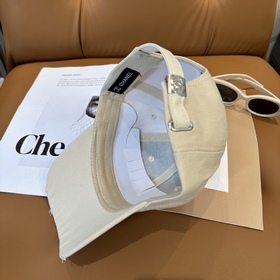 [CHANEL] Новая бейсболка с лаконичной 