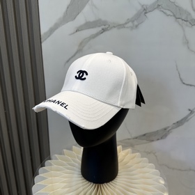 [CHANEL] Новая бейсболка с лаконичной 