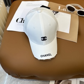[CHANEL] Новая бейсболка с лаконичной 
