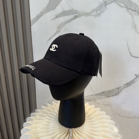 [CHANEL] Новая бейсболка с лаконичной 