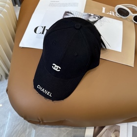 [CHANEL] Новая бейсболка с лаконичной 