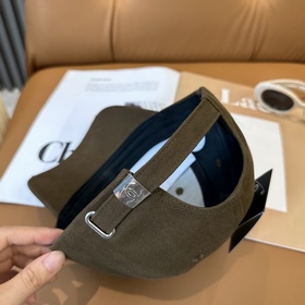 [CHANEL] Новая бейсболка с лаконичной 