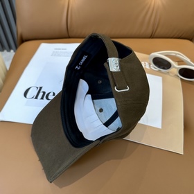 [CHANEL] Новая бейсболка с лаконичной 