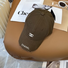 [CHANEL] Новая бейсболка с лаконичной 