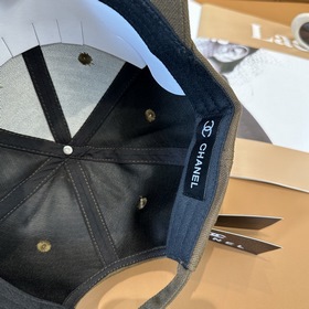 [CHANEL] Новая бейсболка с лаконичной 