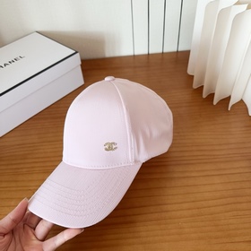 Новая коллекция Chanel： классические м