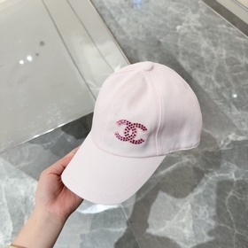Новая бейсболка от Chanel CHANEL： клас