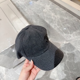 Новая бейсболка от Chanel CHANEL： клас