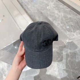 Новая бейсболка от Chanel CHANEL： клас