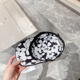Новая бейсболка от Chanel CHANEL： клас