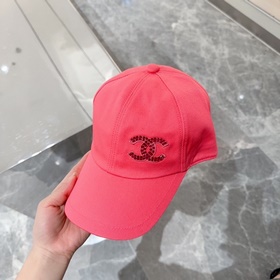 Новая бейсболка от Chanel CHANEL： клас