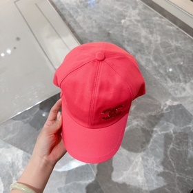 Новая бейсболка от Chanel CHANEL： клас