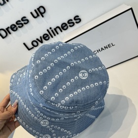 Рыбацкая кепка CHANEL — классическая л