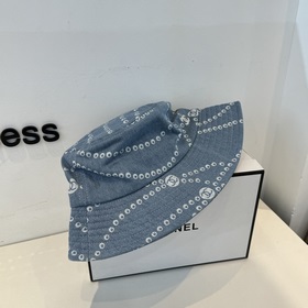 Рыбацкая кепка CHANEL — классическая л