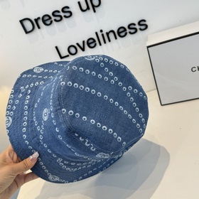 Рыбацкая кепка CHANEL — классическая л