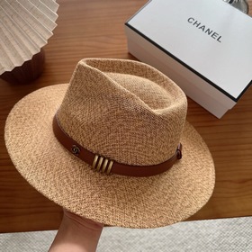 Новая плоская соломенная шляпа CHANEL