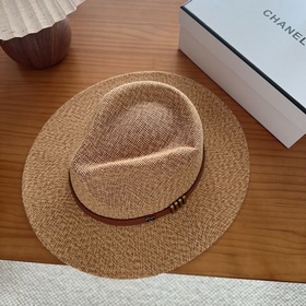 Новая плоская соломенная шляпа CHANEL