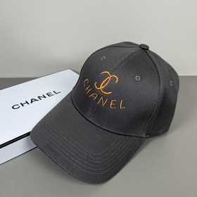 CHANEL： на официальном сайте представл