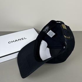 CHANEL： на официальном сайте представл