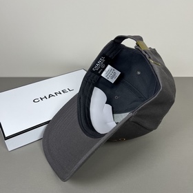 CHANEL： на официальном сайте представл
