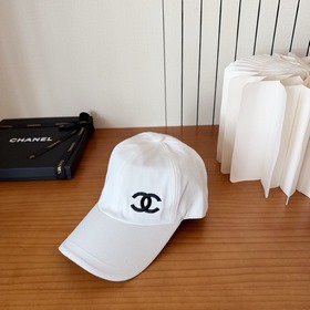 Новая коллекция Chanel： классические м