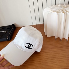 Новая коллекция Chanel： классические м