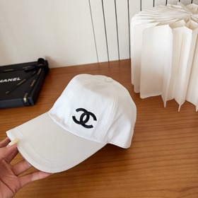 Новая коллекция Chanel： классические м