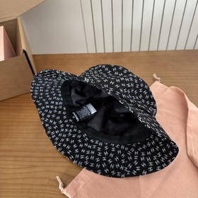 Новая коллекция CHANEL： шляпа-канотье 