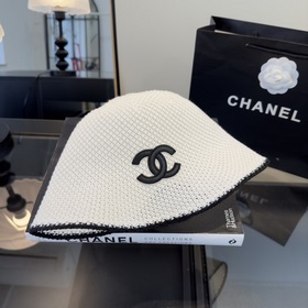 Новая модель рыбацкой кепки от Chanel