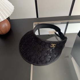 Шляпа-капельюш от CHANEL — незаменимы