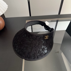 Шляпа-капельюш от CHANEL — незаменимы