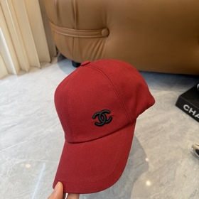 Новая коллекция Chanel： классические м