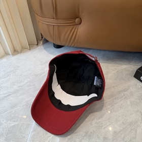 Новая коллекция Chanel： классические м