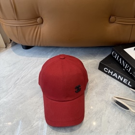 Новая коллекция Chanel： классические м