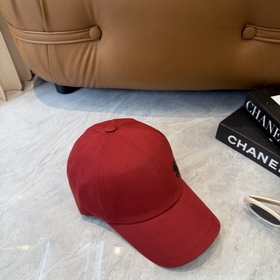 Новая коллекция Chanel： классические м