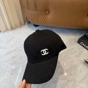 Новая коллекция Chanel： классические м
