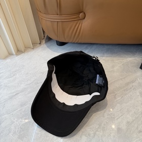 Новая коллекция Chanel： классические м