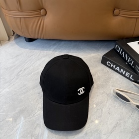 Новая коллекция Chanel： классические м
