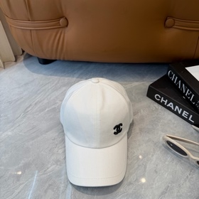 Новая коллекция Chanel： классические м