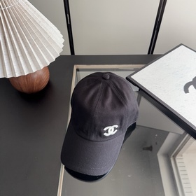 Новая коллекция Chanel： классические м