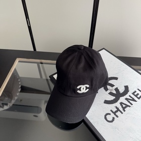 Новая коллекция Chanel： классические м