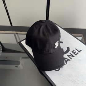 Новая коллекция Chanel： классические м