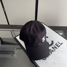 Новая коллекция Chanel： классические м